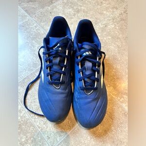 Soccer cleats women’s 7